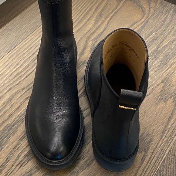 Ferragamo booties - Picture 2 of 6